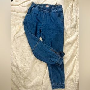 Levi’s *rare* size small 80s inspired parachute jean with zippers